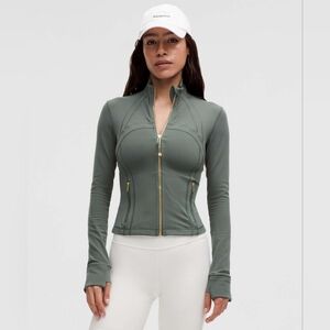 🍋 Lululemon Define Cropped Jacket *Nulu Dark Forest / Gold Size 10